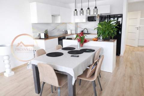 83 m 4 pokoje Balkon Winda