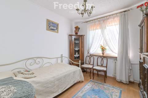 3 pokoje z osobną kuchnią i słonecznym balkonem