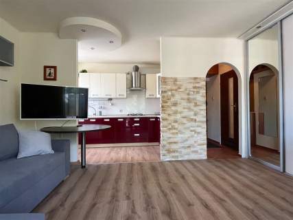 1 piętro, balkon, do zamieszkania - blisko centrum