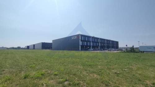 Magazyn z biurem Włochy