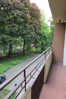 Muranów, bardzo ciche z dużym balkonem. Pierwsze piętro