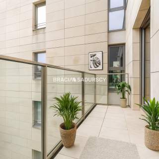 Wygodny elegancki apartament w centrum.