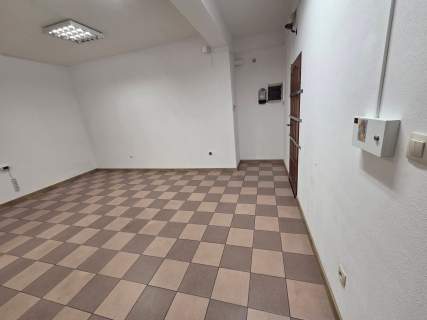 Wynajmę lokal handlowo-usługowy