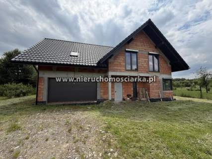 Nowy dom o bardzo funkcjonalnym układzie 207 m2