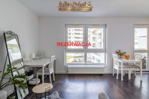 Na sprzedaż ładna kawalerka na Ochocie z balkonem