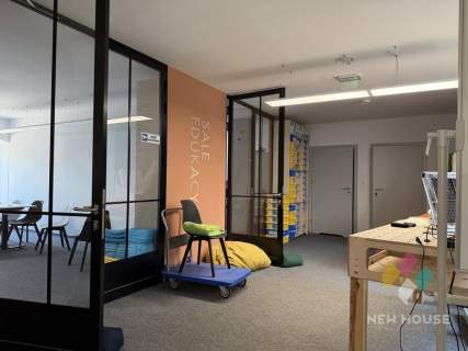 Koszary, 178 m2, parking, 1 piętro, nowoczesne.
