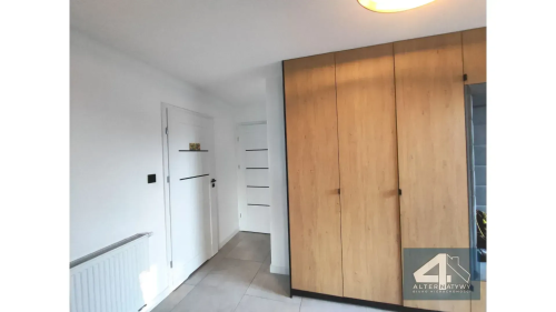 Dwupoziomowy apartament z dużym ogrodem