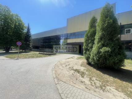 Murowany obiekt,parking,