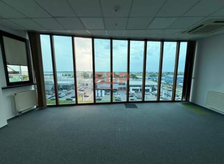 Centrum operacyjne Całe piętro 601,17 m2 Blisko lotniska