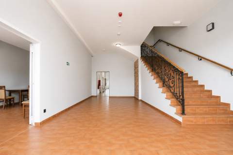 Działający hostel, kwatery pracownicze k. Jasionki