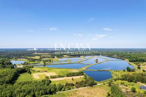 Całoroczny dom na działce 8153 m2 blisko Wa-wy