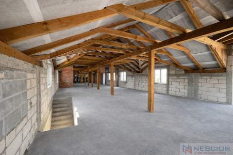 Budynek usługowy z potencjałem Mokobody 746m2