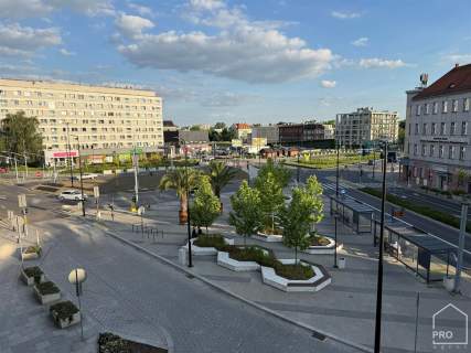 Przestronny apartament w kamienicy z windą