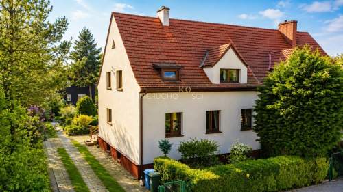 Przedwojenna willa z werandą na Karłowicach