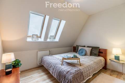 5 pokoi dwupoziomowe komórka balkon
