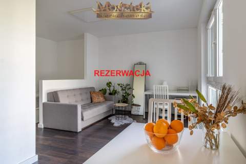 Na sprzedaż ładna kawalerka na Ochocie z balkonem