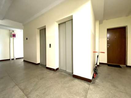  Dwustronne Blisko centrum Cisza i zieleń 