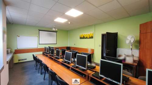 Lokal w biurowcu 193 m2, pokoje, gabinety
