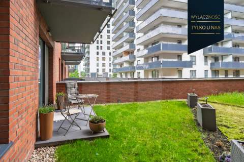 Stylowy apartament z halą garażową i tarasem