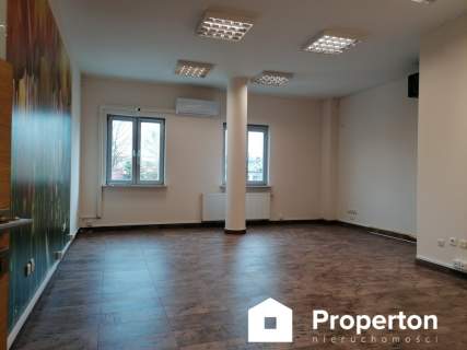 Lokal 40m2 przy węźle S17 biuro/usługi