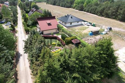 Urokliwy dom wolnostojący, podpiwniczony -Głosków