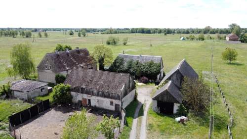 Duży przedwojenny dom jednorodzinny - Pławin