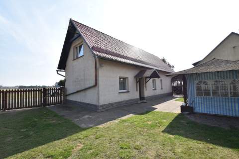 Działka 53 980 m2, 2 domy b.gospodarczy,staw, las