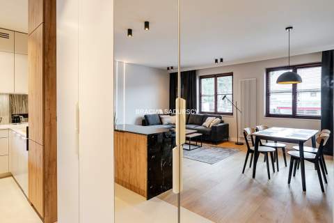 2 pok/ Balkon/ wysoki standard/ Królowej Jadwigi.