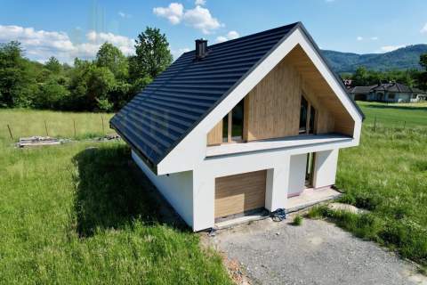 Dom wolnostojący 235 m2 z garażem, działka 800 m 
