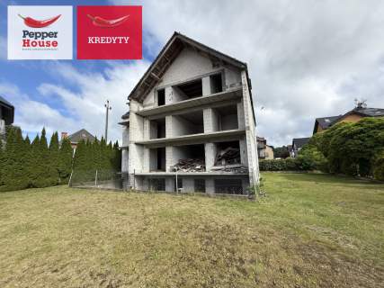 Apartamentowiec nad morzem z potencjałem - Karwia