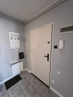 Kawalerka do wejścia. Blok z roku 2004.