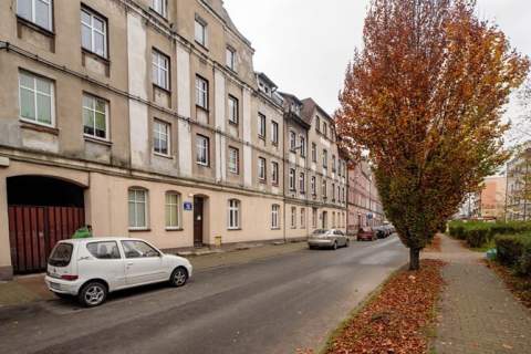 Wynajmę jasną kawalerkę - Chodkiewicza 10
