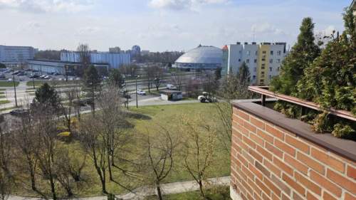 3-pokojowe mieszkanie z dużym balkonem - klimatyzacja