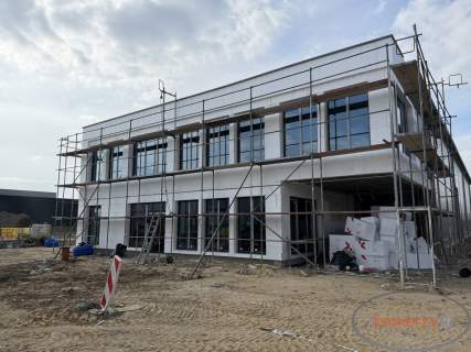 NOWY OBIEKT BIUROWO-MAGAZYNOWY PLEWISKA 270B/780M