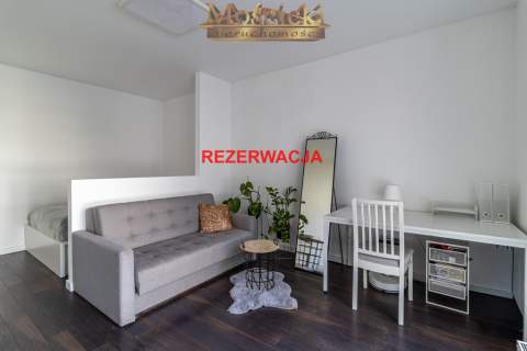 Na sprzedaż ładna kawalerka na Ochocie z balkonem