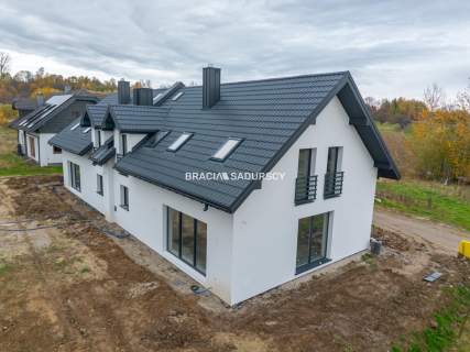 Dom w zabudowie bliźniaczej, Koźmice Wielkie
