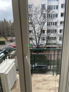 Dwustronne z oddzielną kuchnią, piwnica i parking