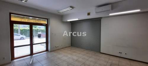 lokal z parkingiem