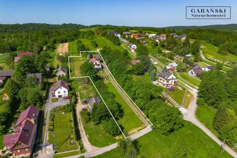 DOM Z DUŻĄ DZIAŁKĄ I WIDOKAMI NA POGÓRZU WIŚNICKIM