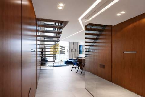 Stylowy Loft z Balkonem Siłownia Fitness