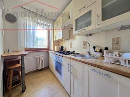 Przestronne, w pełnym rozkładzie 2 pok., balkon.