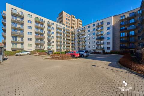 4pok. mieszkanie - 2 parkingi, komórka, ul. Piękna