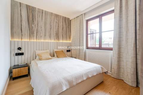 2 pok/ Balkon/ wysoki standard/ Królowej Jadwigi.