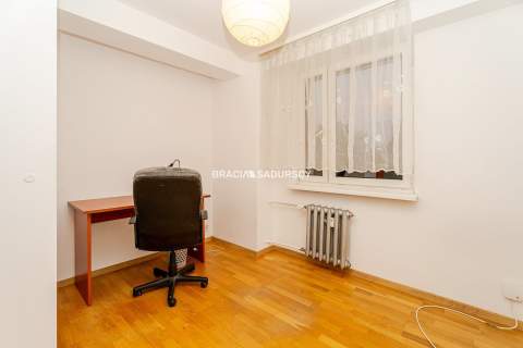 Kraków Skarbińskiego dwa oddzielne pokoje 44m2