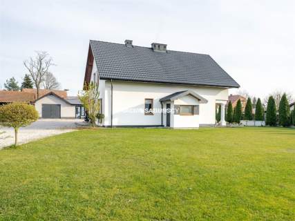 Dom jednorodzinny 138 m piękna działka 18 a