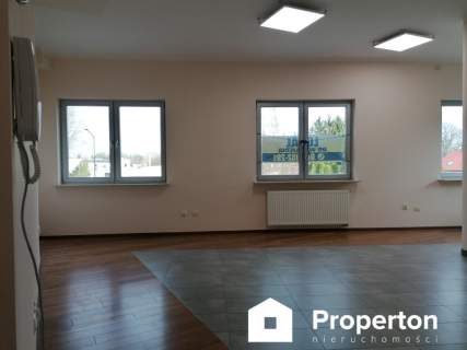 Lokal 40m2 przy węźle S17 biuro/usługi