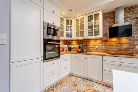 2-poziomowe 65 m Ul. Krakowska Granica Krakowa