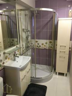 Mieszkanie do wynajęcia - 1 pokój z odrębną kuchnią i WC - 35m2