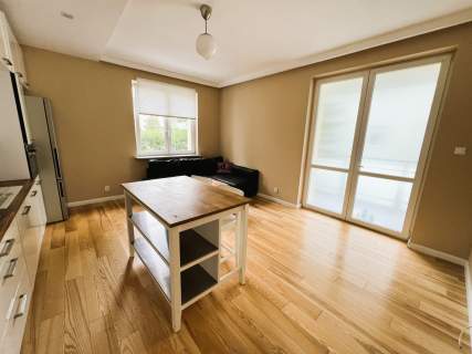 Kabaty 4 pokoje 2 łazienki balkon 14 m metro 8 min