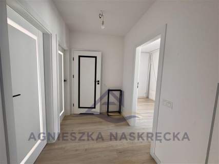 Nowoczesny lokal mieszkalny z ogródkiem na zamknię